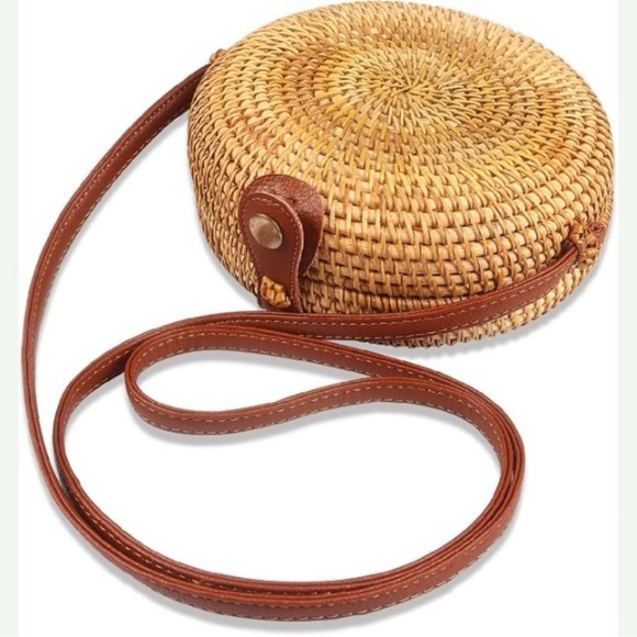 Summer Rose Circular Rattan Crossbody Purse
Great Condition - Picture 2 of 10